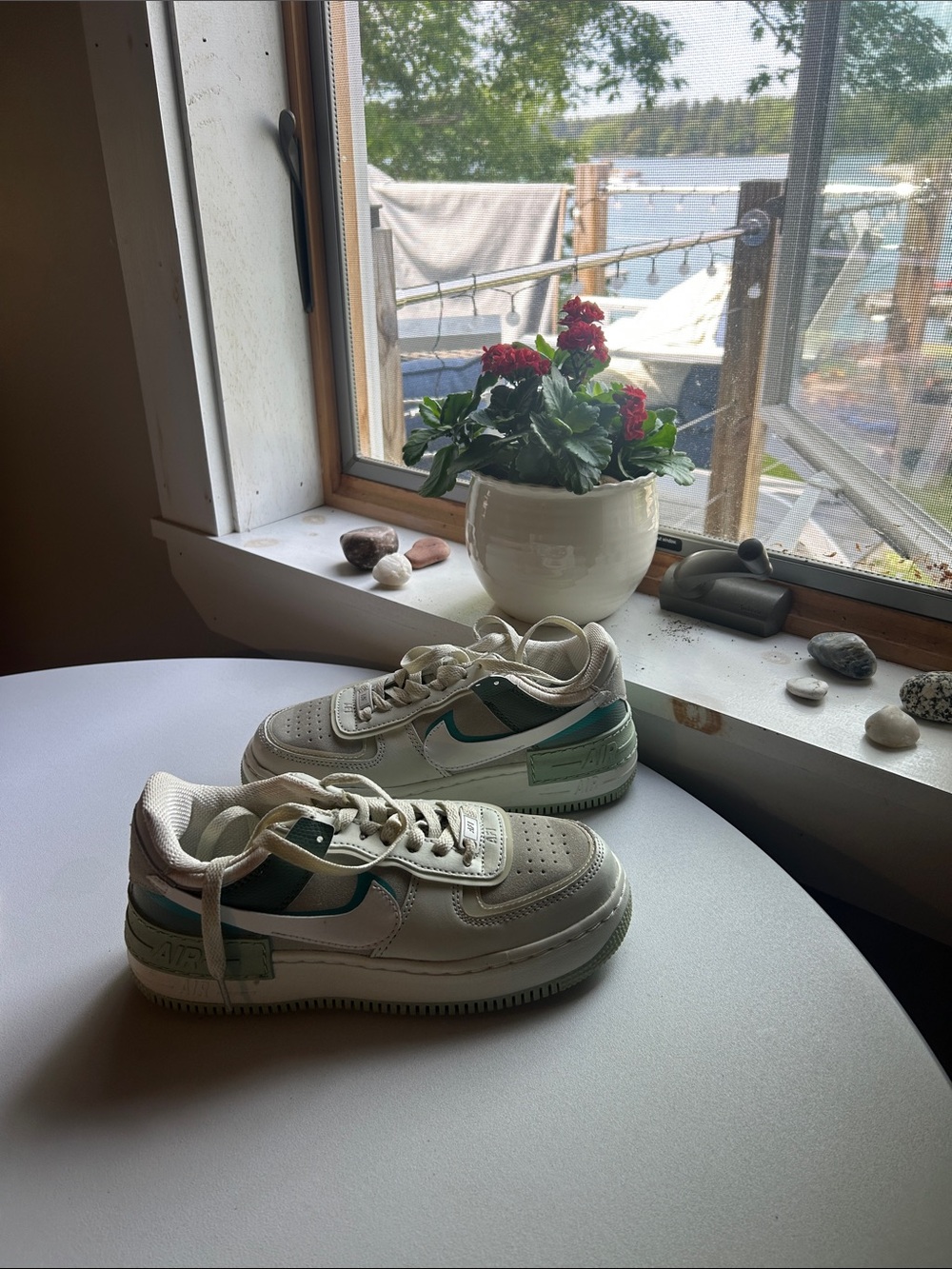 Nike Women’s Low-Top Sneakers - Cream with Teal Accent